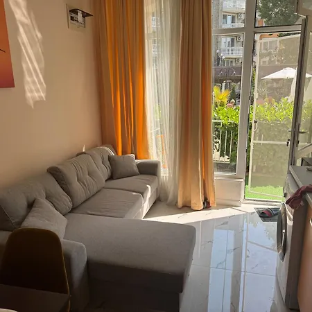 центр солнечного берега Σάνι Μπιτς