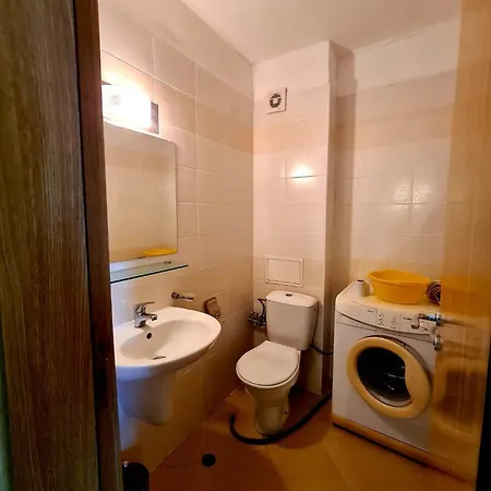 公寓式酒店 тристаен просторен с две отделни спални 阳光海滩